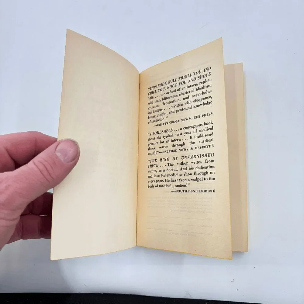The Year of the Intern - by‎ Robin Cook - First Signet Print Paperback VTG 1973